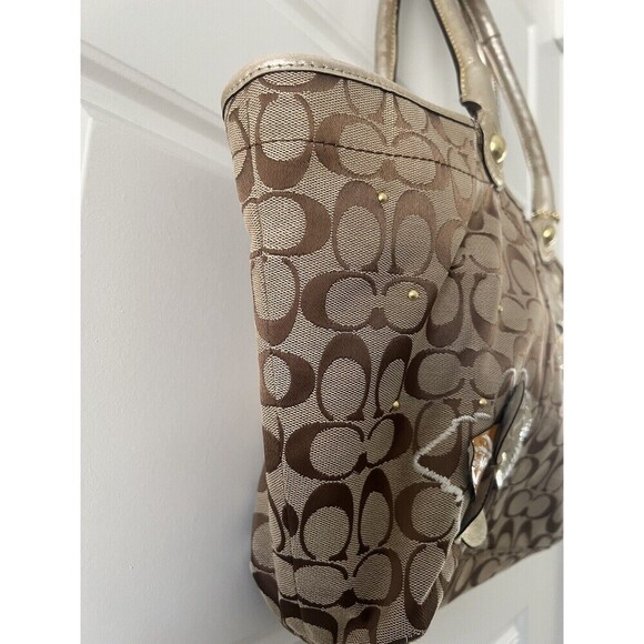 🆕 Vintage Coach Brown and Gold Signature Shoulder Bag with Floral Accents. - Picture 10 of 16